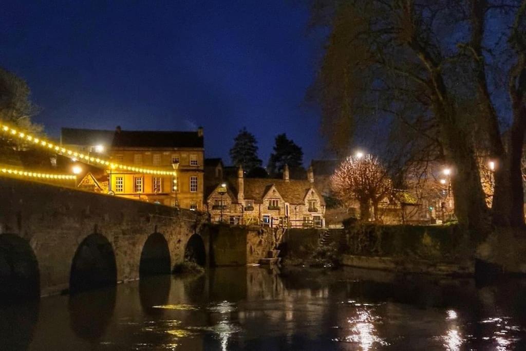 Period Apartment, Great Views, In Heart Of Town. Bradford-On-Avon Exterior foto